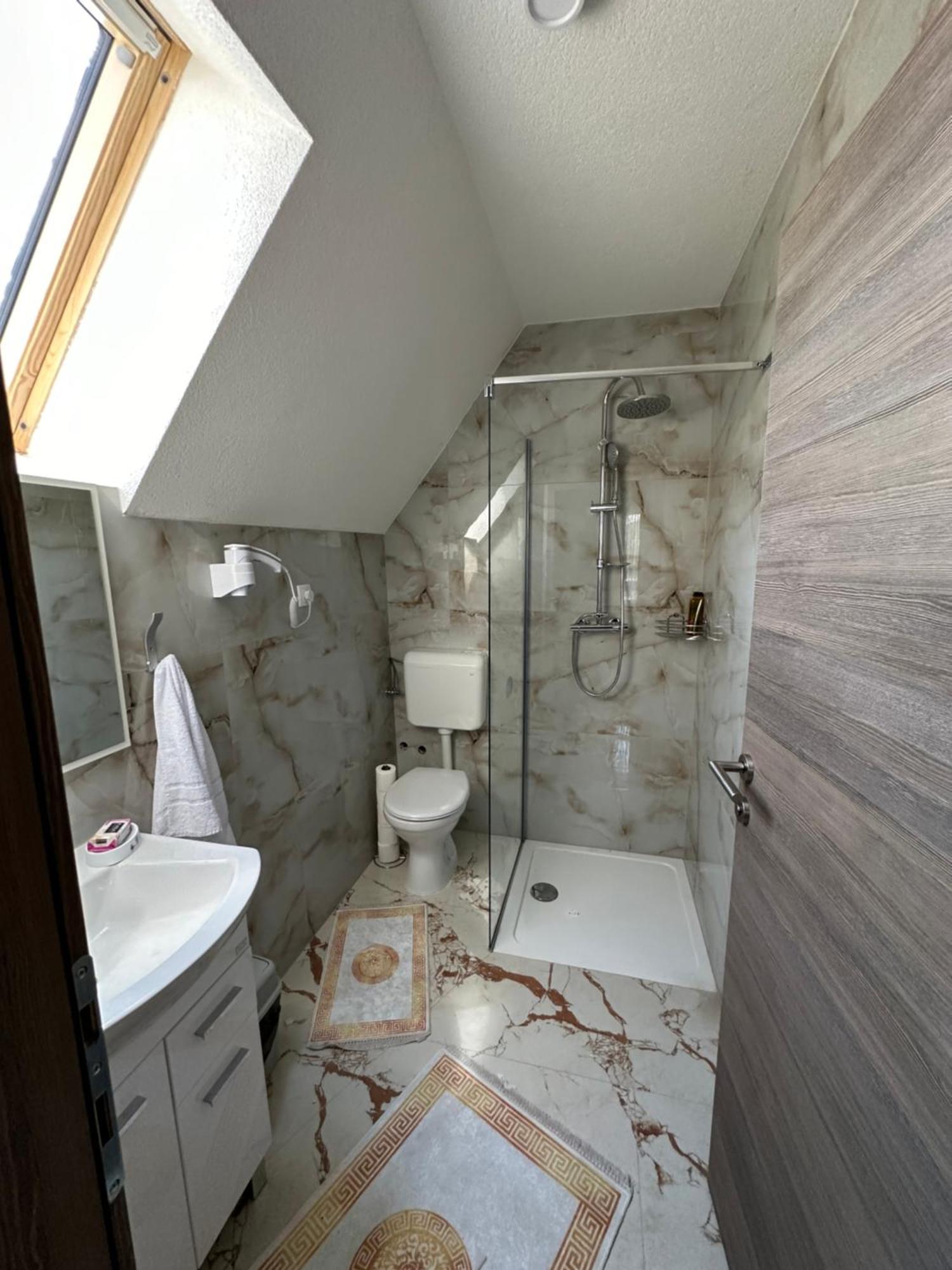 Bungalow House - 5 Rooms Zolaci Kültér fotó